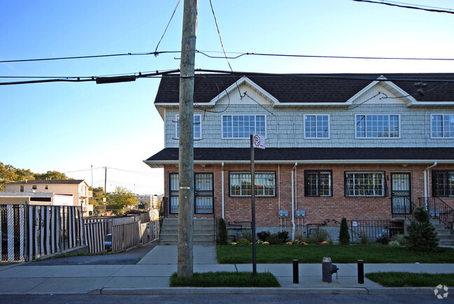 Building Photo - 955-965 Lincoln Ave