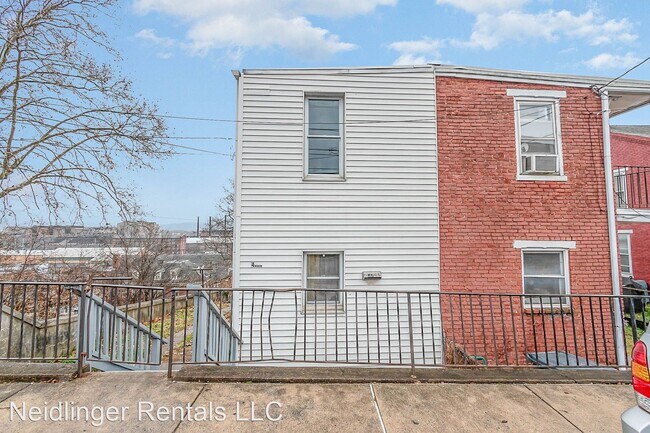Building Photo - 2 br, 1 bath House - 4 N 3rd Street