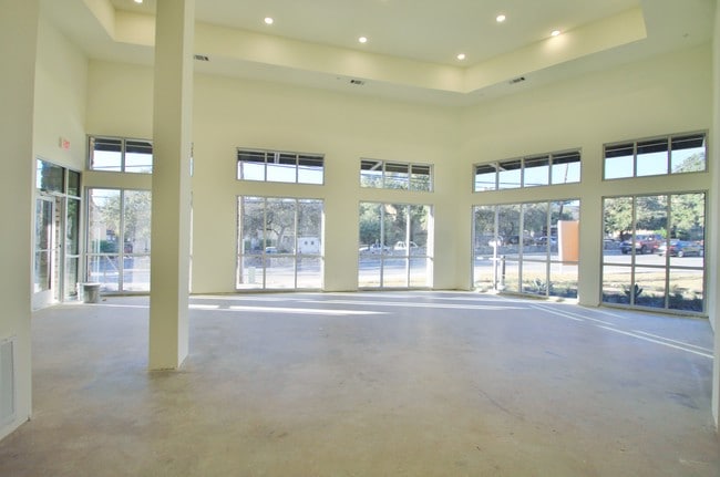 1019 SF - Balcones Lofts