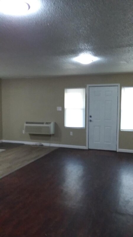 Building Photo - 4566 Knoxville Hwy