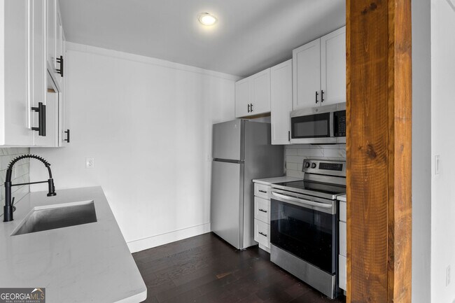 Foto del edificio - 610 Madola Rd