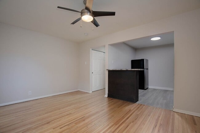 Building Photo - Renovated 1BD/1BATHS