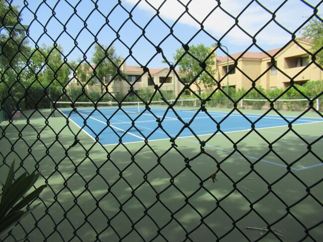 Building Photo - Scottsdale Condo in Gated Community!