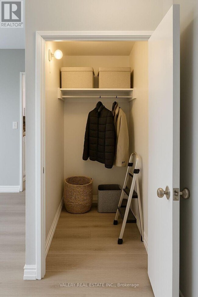 Building Photo - 35 Confederation Dr