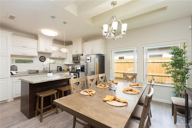 Building Photo - 12 Teal Ave