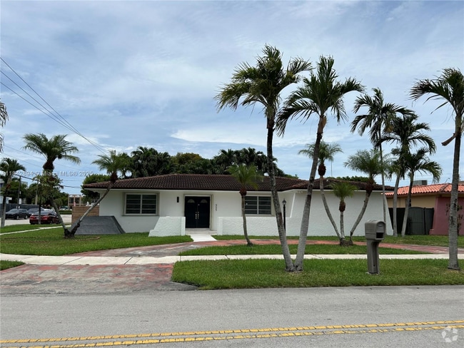 Building Photo - 955 SW 87th Ct