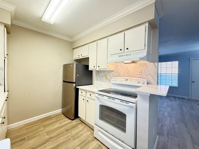 Building Photo - 2350 Bering Dr