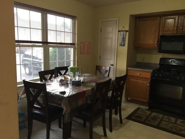 Building Photo - 3 br, 2.5 bath House - 225 NICOLE WAY