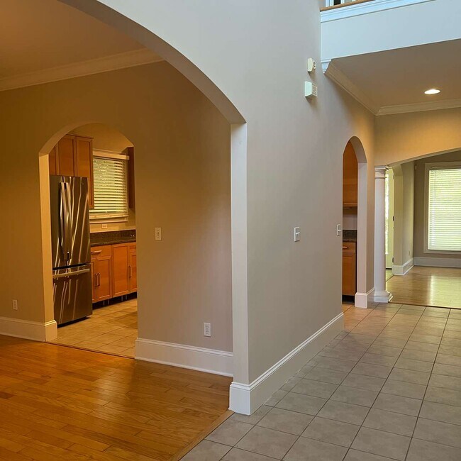 Building Photo - 110 Parkside Dr