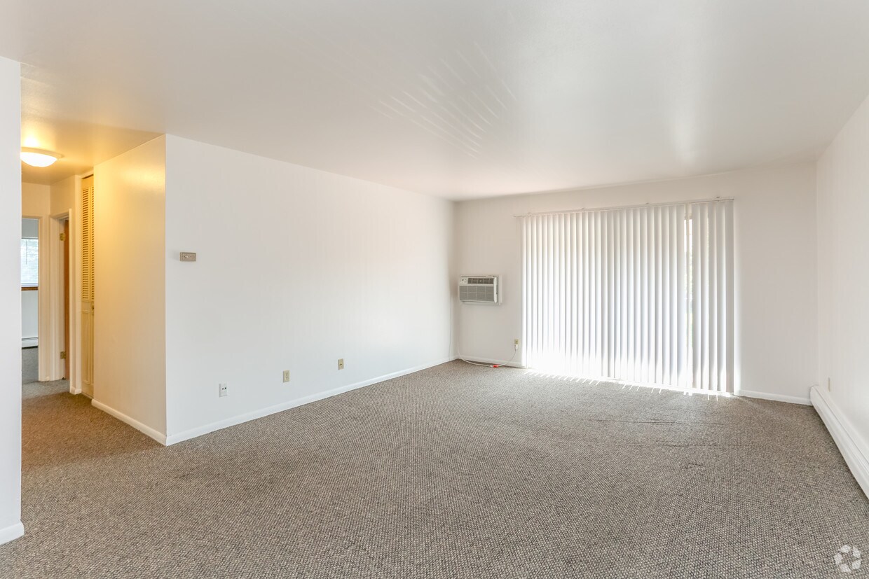 Brittany Parkside Apartments New Berlin, WI