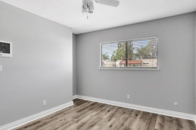 Foto del edificio - 732 E Lexington Ave