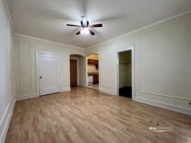 Foto del edificio - 0 bedroom in CHICAGO IL 60625
