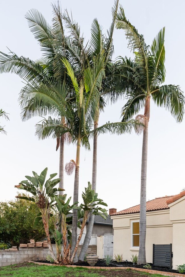 Foto del edificio - Large 5 Bedroom 4 bathroom Home