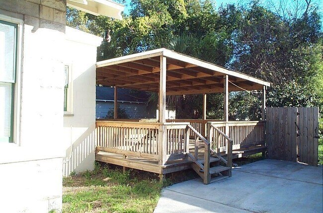 Foto del edificio - 739 Acosta St