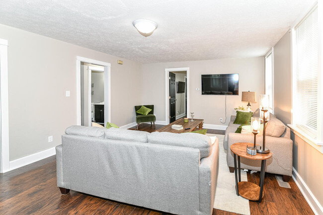 Living room - 1711 Union St