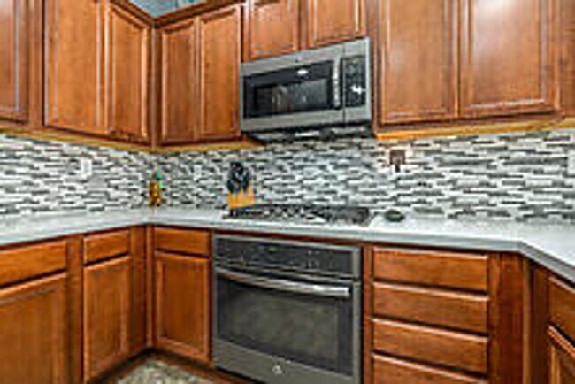 Building Photo - 3 Bedroom single level in Wingfield Springs