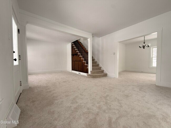 Foto del edificio - 13 Darwin Ave