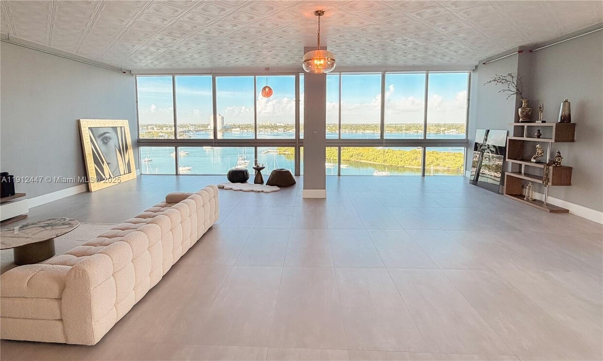 Foto principal - 7934 West Dr