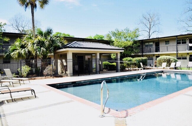 Building Photo - 1290 Park Boulevard # 211
