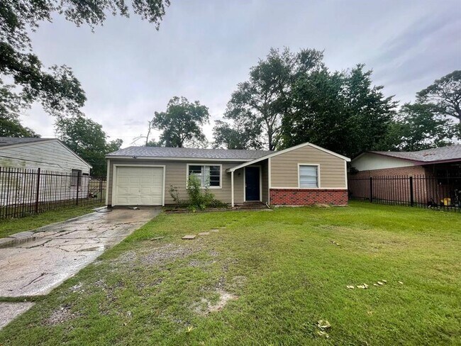 Foto del edificio - 4827 Bethany Ln