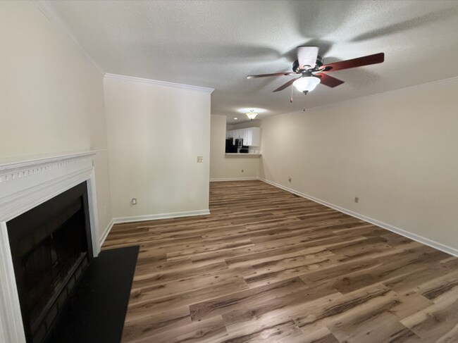 Foto del edificio - Beautiful Cary Townhome