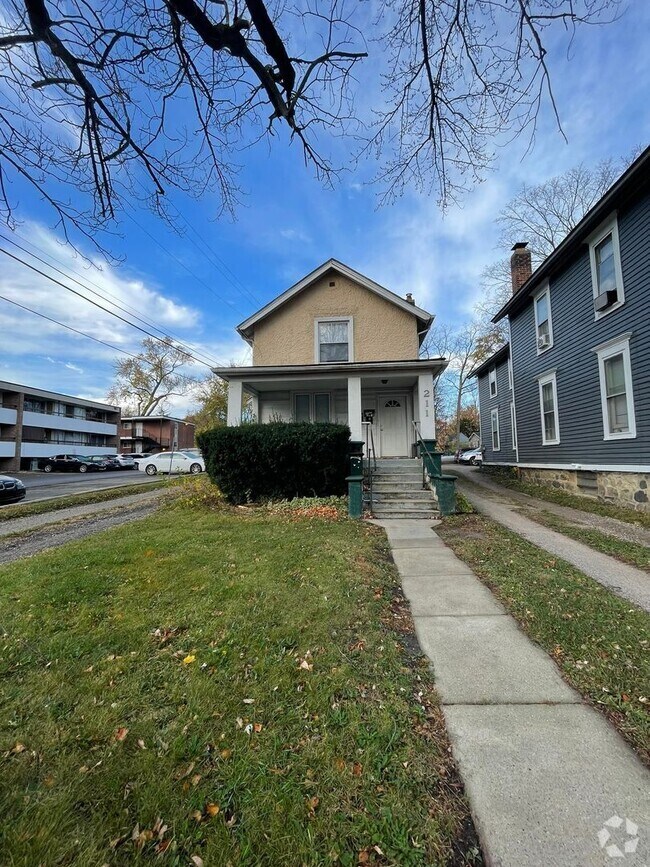 Building Photo - 211 Ballard St