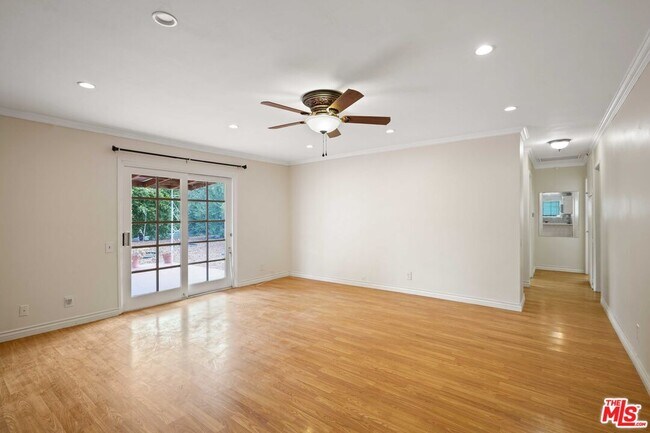 Foto del edificio - 6558 Neddy Ave