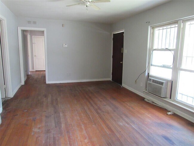 Building Photo - 5939 Beldart St