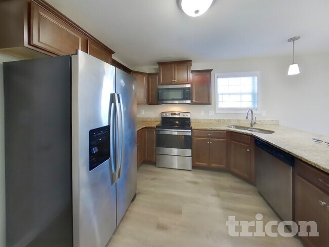 Foto del edificio - 504 Aurelia Lynn Dr