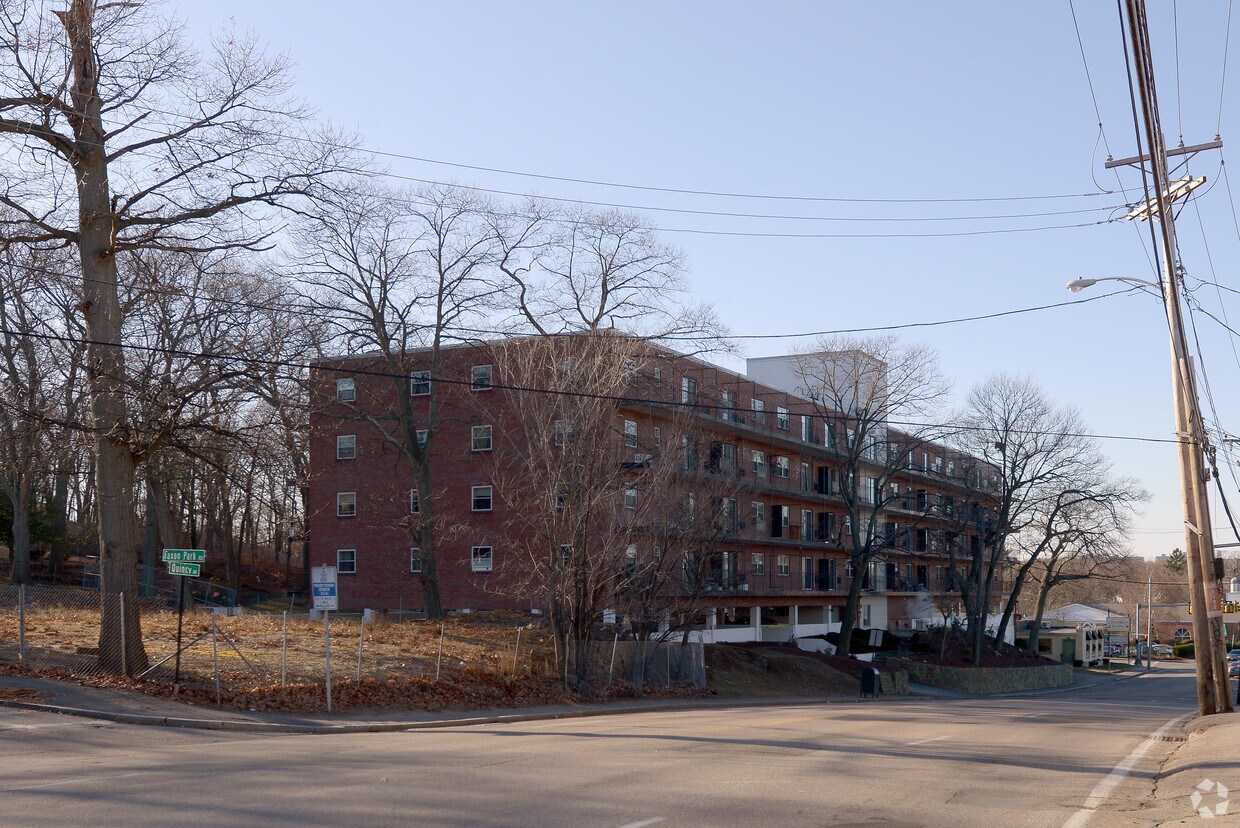 Faxon Heights - 135 Quincy Ave Apartments
