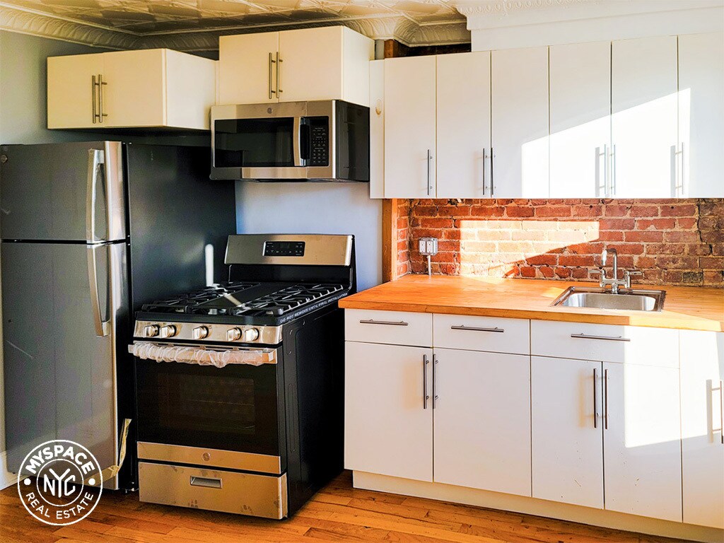 Primary Photo - 37 Vanderbilt Ave