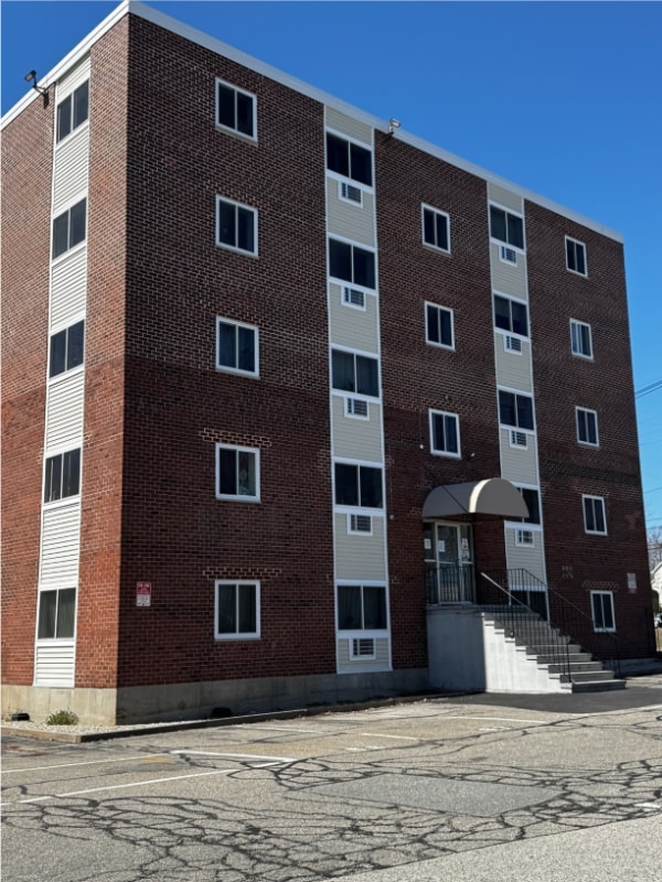 Building Photo - 215 Winter St
