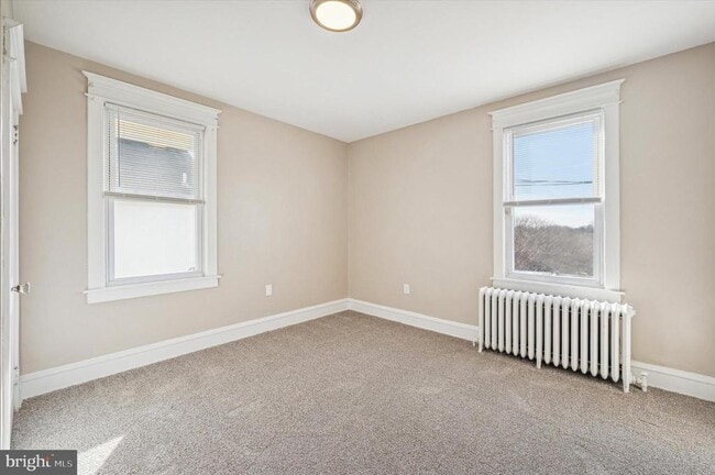 Foto del edificio - 272 Burmont Rd