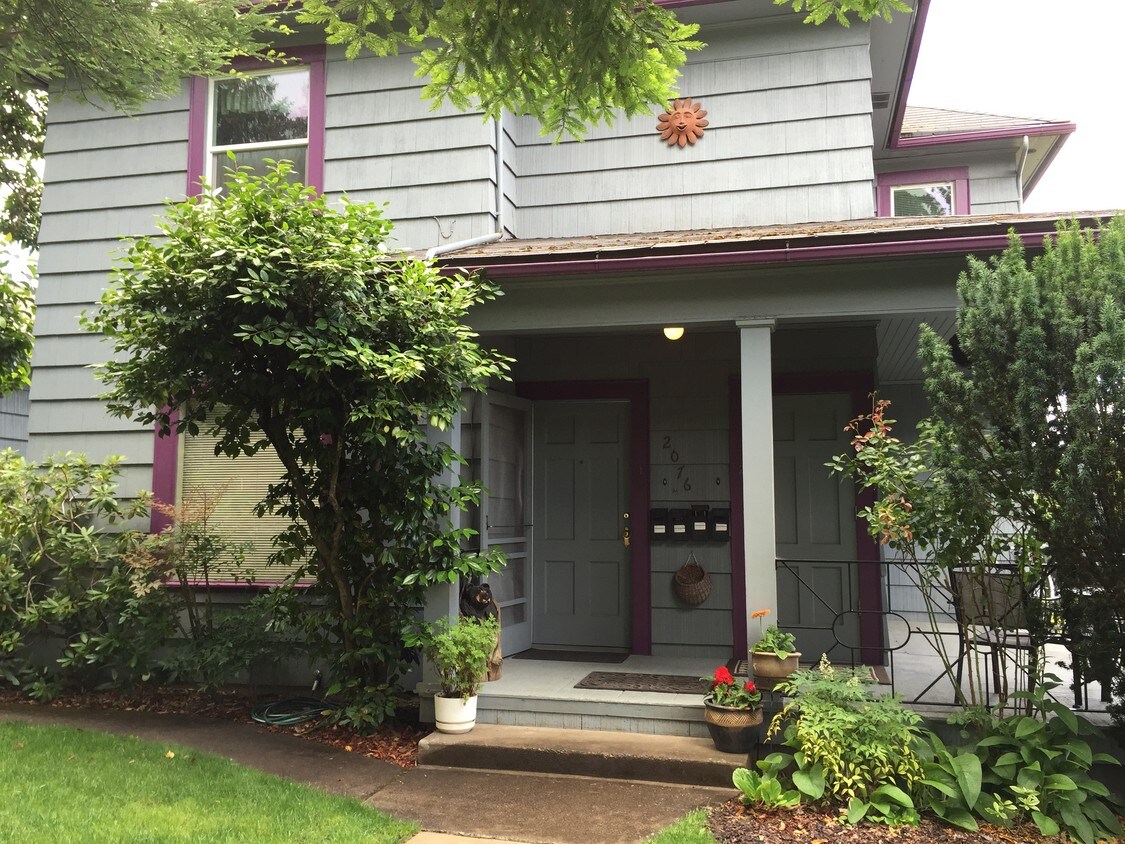 Primary Photo - 2076 Lincoln St