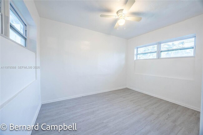 Foto del edificio - 918 NW 13th Ct