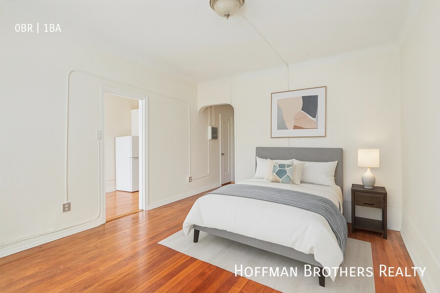 Building Photo - 835 S Oxford Ave