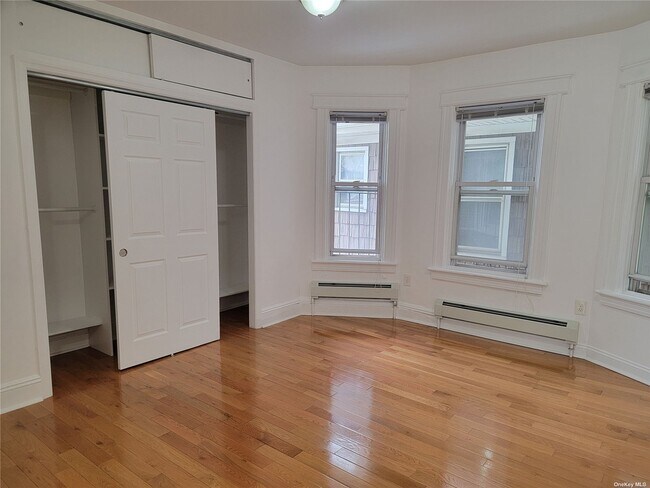 Building Photo - 91-33 97th St