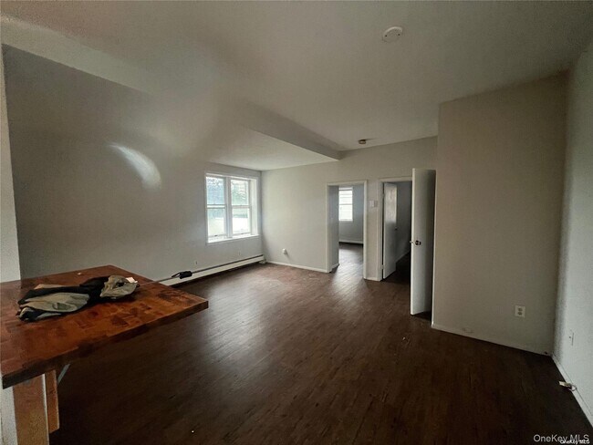 Foto del edificio - 541 E Broadway