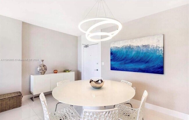 Foto del edificio - 10275 Collins Ave