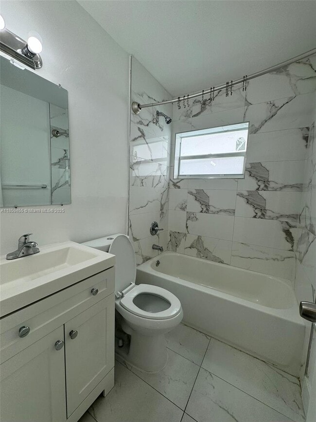 Foto del edificio - 2150 NW 24th St