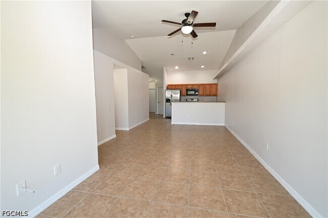 Foto del edificio - 704 SE 6th Terrace