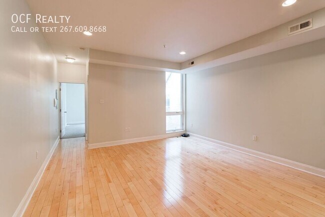 Building Photo - 321 N Preston St