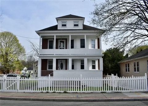 Building Photo - 88 Maple Ave