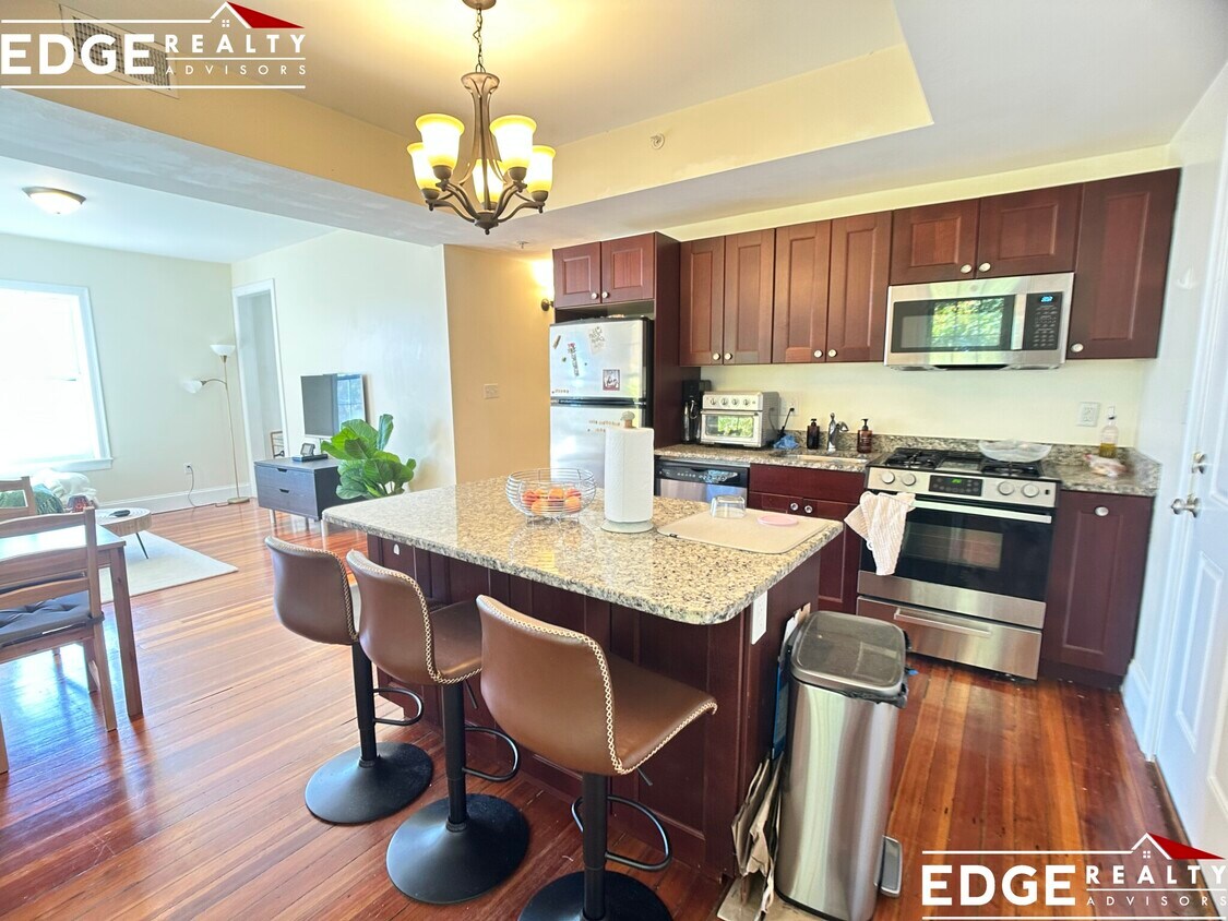 Foto principal - 107 Fisher Ave