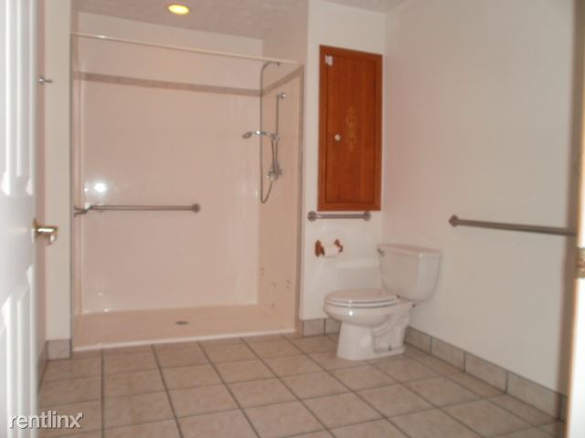 Building Photo - 3916 Oakland Dr