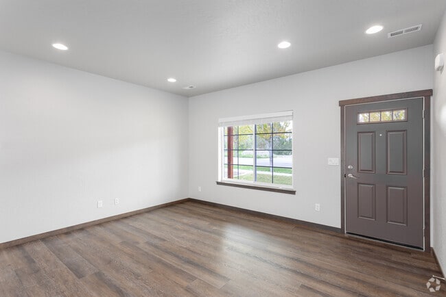 3BR, 2BA - 1,200SF - Riverside at Coyote Rock