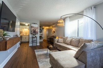 Building Photo - 217 Union Ave