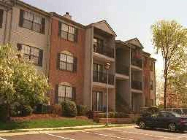 Foto del edificio - 17 Fisher Dr