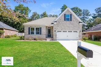 Building Photo - 224 Bainbridge Dr