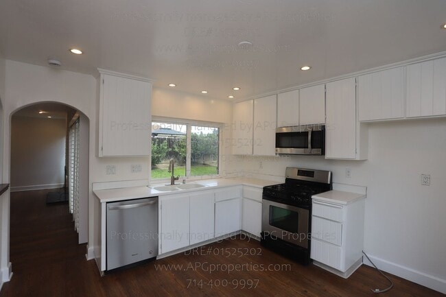 Foto del edificio - 25502 McIntyre St